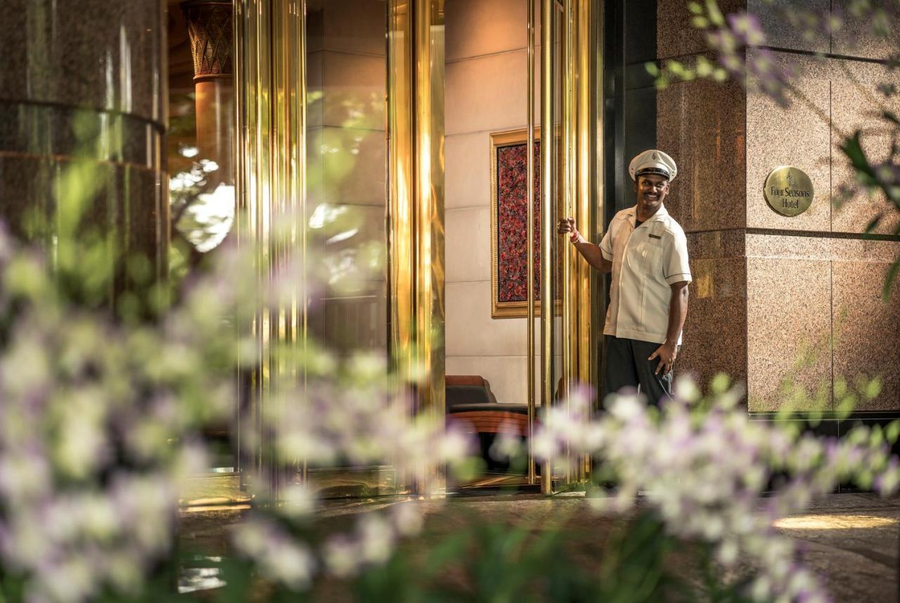 Four Seasons Hotel Singapore Exterior photo
